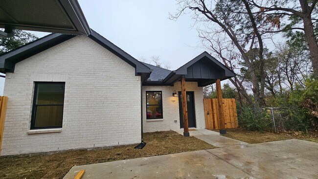 Foto del edificio - 1700 Kendolph Dr