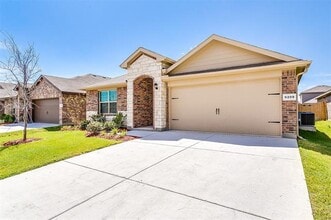 Building Photo - 9209 Herringbone Dr