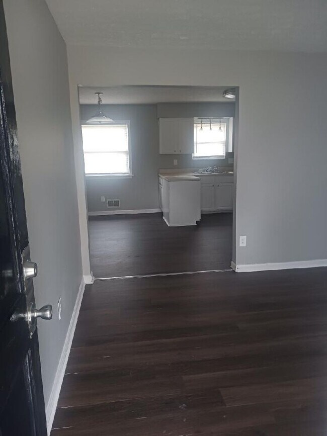 Foto del edificio - Nice 3 BR 1.5 House in Shively