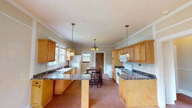 Building Photo - 41 Spartanburg Rd