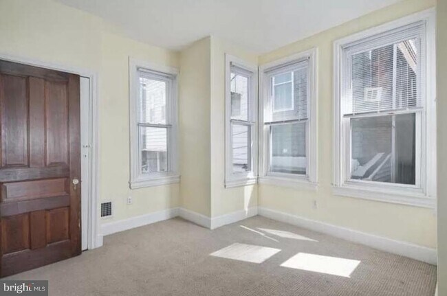Building Photo - 2609 Folsom St