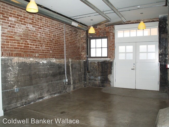 Building Photo - 1 br, 1 bath House - 473 Walnut Street