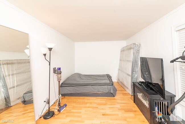 Foto del edificio - 1 br, 1 bath Condo - 6102 N Sheridan Rd