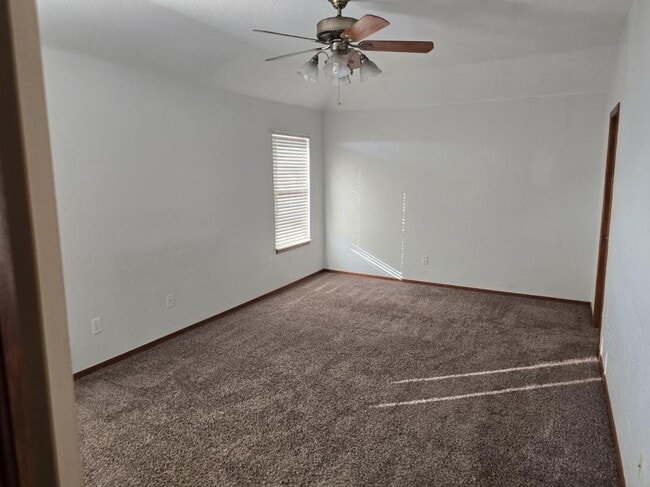 Foto del edificio - 902 SW 37th St