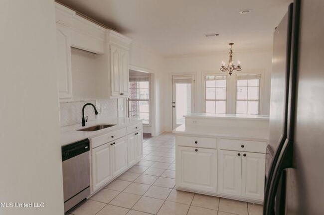 Building Photo - 120 Bear Creek Cir