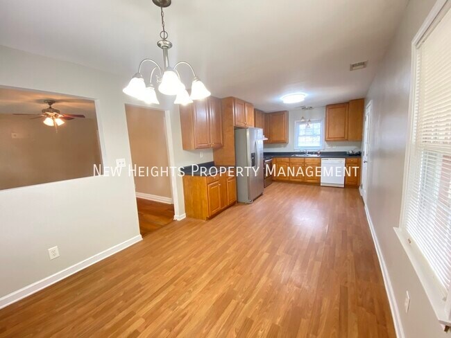 Building Photo - 544 Hansford Dr