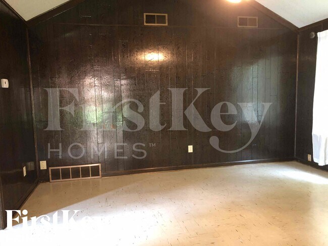 Building Photo - 4335 Sunnyslope Dr