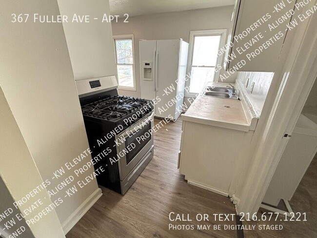 Building Photo - 367 Fuller St