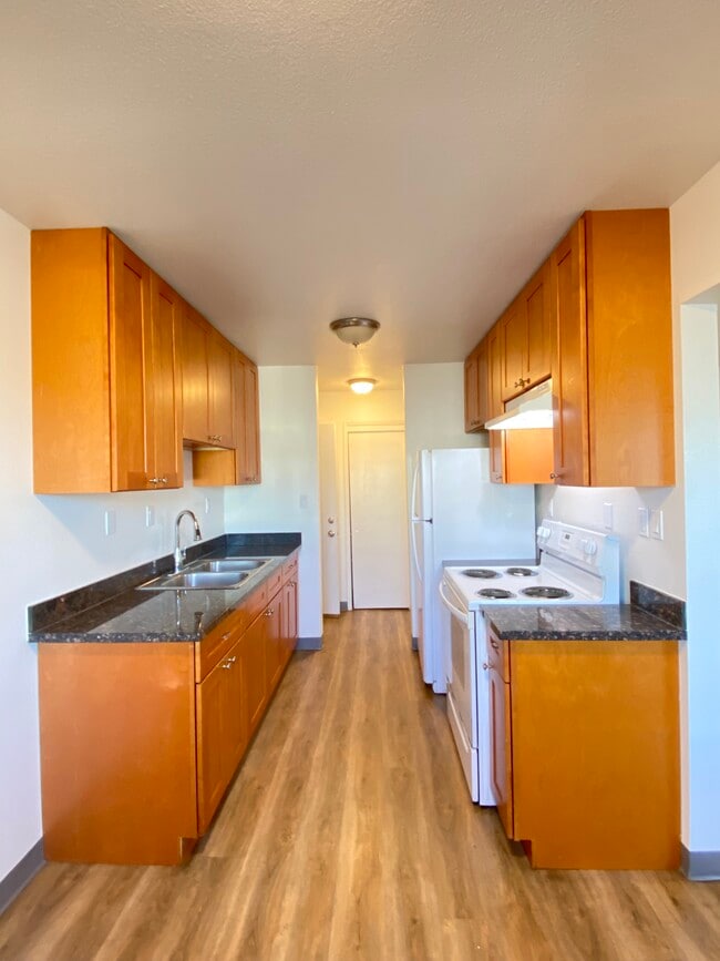 Building Photo - 1713 Ross Cir
