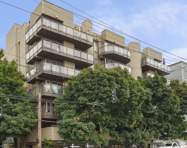 Building Photo - 1550 Eastlake Ave E