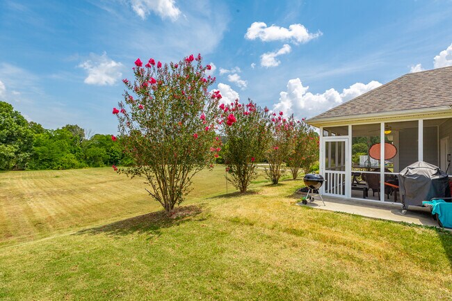 Building Photo - 2340 Waterhaven Dr