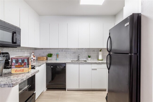 Foto del edificio - 3427 Galt Ocean Dr