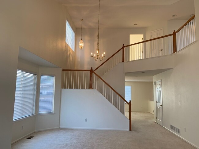 Photo - Spacious & Bright 3 Bedroom Home in East L...