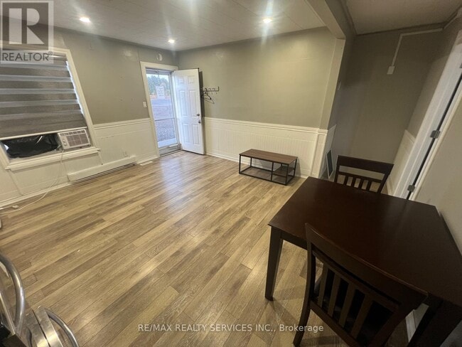 Building Photo - 634041 Hurontario St