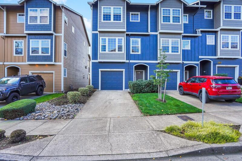 Primary Photo - 6027 Blue River Dr SE