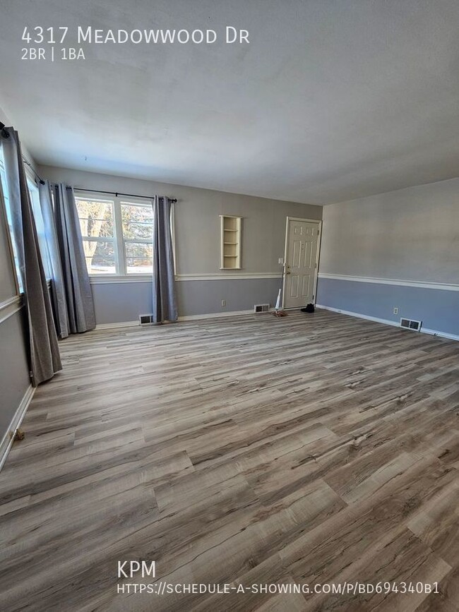 Building Photo - 2 BED | 1 BATH | SINGLE-LEVEL HOME | WEST