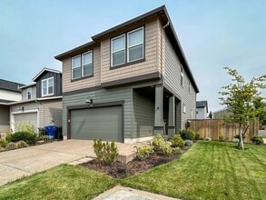 Building Photo - 497 Himalaya St. NE