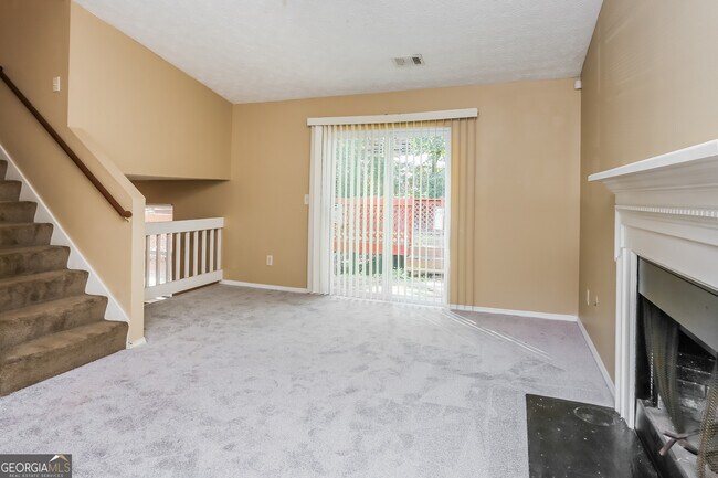 Building Photo - 2089 Glenwood Downs Dr