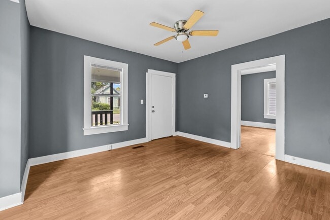Building Photo - Newly Renovated 4 Bedroom 2 Bathroom Home