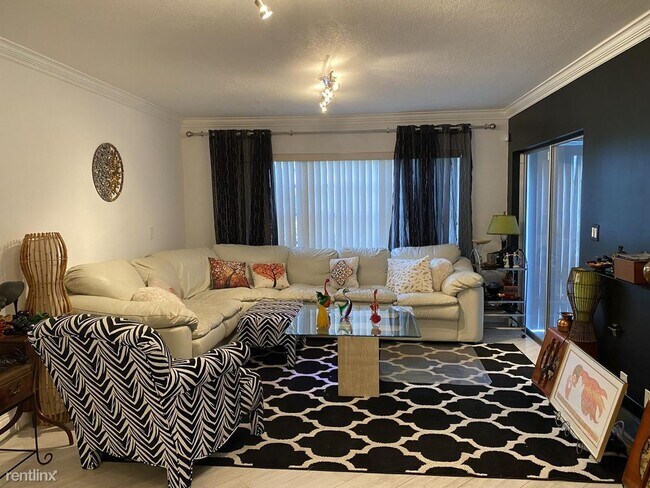 Foto del edificio - 2 br, 2 bath House - 5919 Areca Palm Ct Apt C