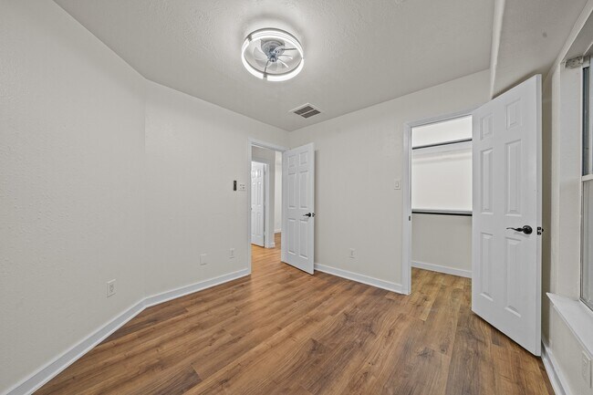 Building Photo - 16118 Market Garden Ln