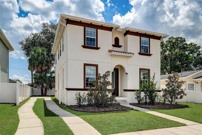 Foto del edificio - 2514 W Douglas St