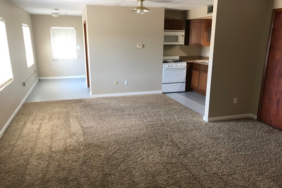 Primary Photo - 113 S Hydraulic Ave