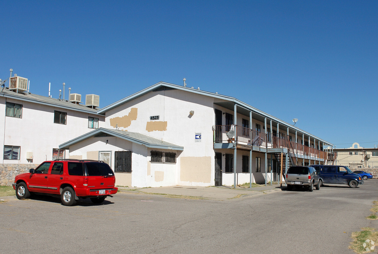 Primary Photo - Alto Sol Apartments