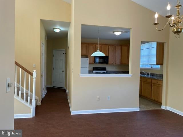 Foto del edificio - 743 Creekside Dr