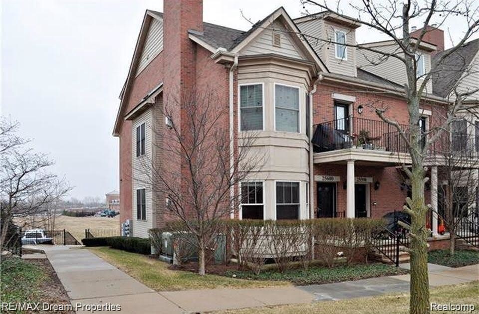 Primary Photo - 25600 Portico Ln