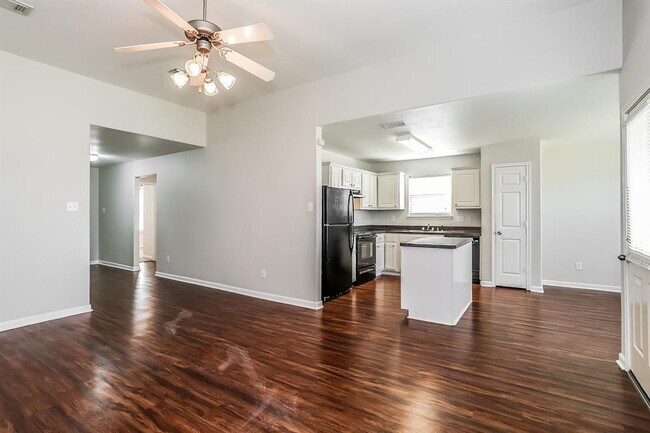 Building Photo - 7206 Shining Mist Ln