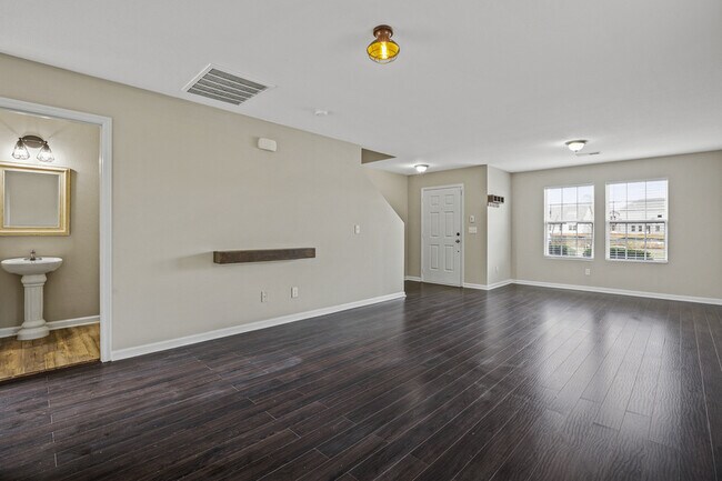 Building Photo - 279 Bermuda Lakes Drive