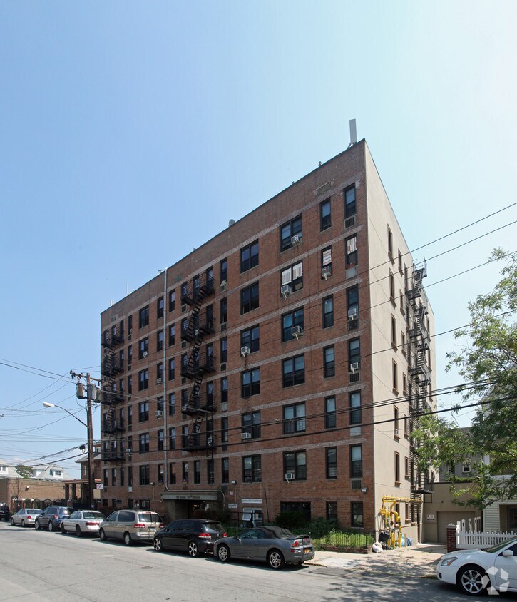 Foto principal - 180 Beach 117th St