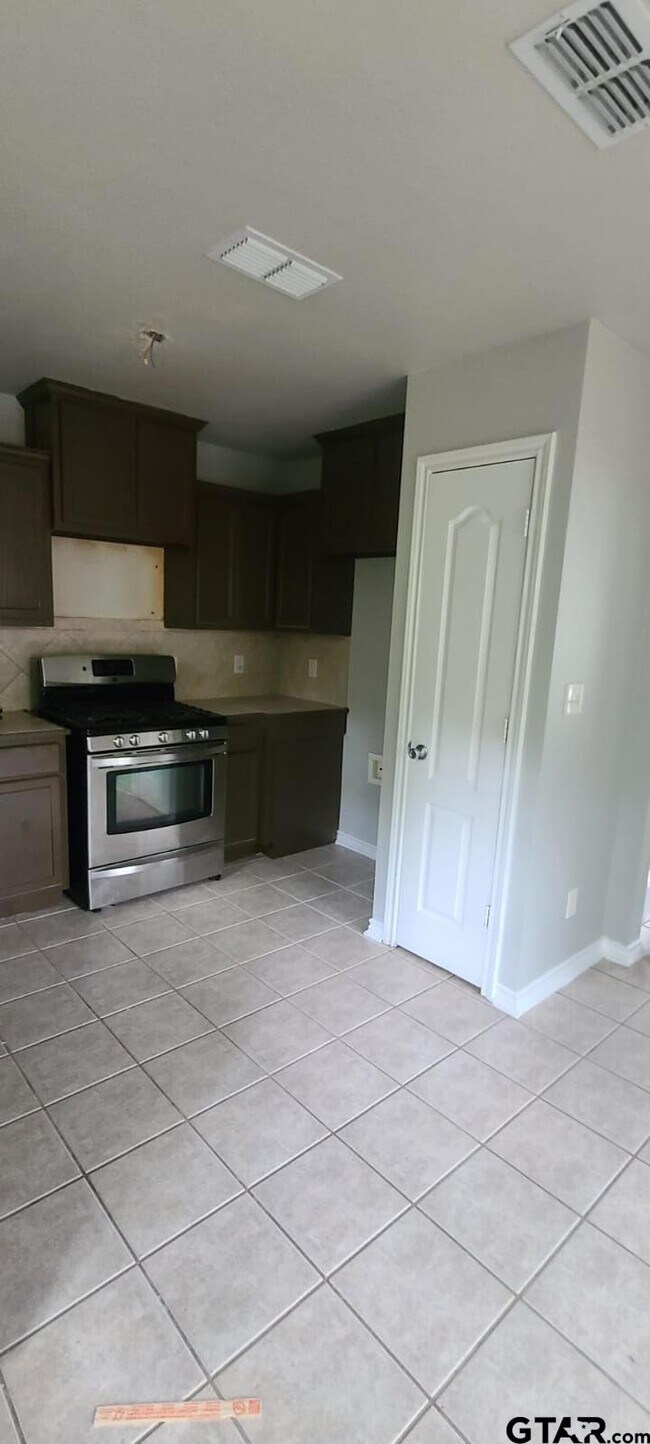 1209 N Holmes Ave, Tyler, TX 75702 House Rental in Tyler, TX