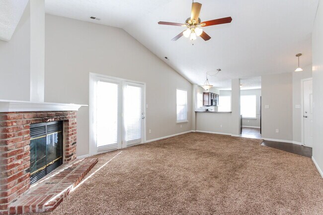 Foto del edificio - 4929 Aspen Crest Ln