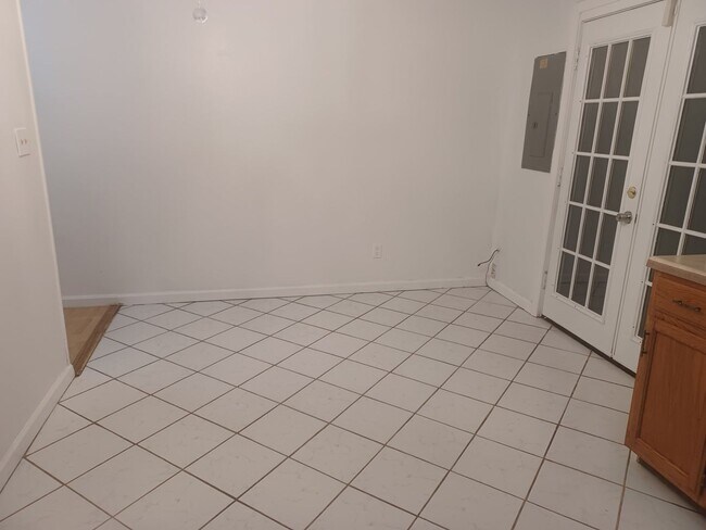 Building Photo - Silverwood Oaks