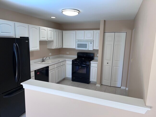 Building Photo - 2701 Curran Ct