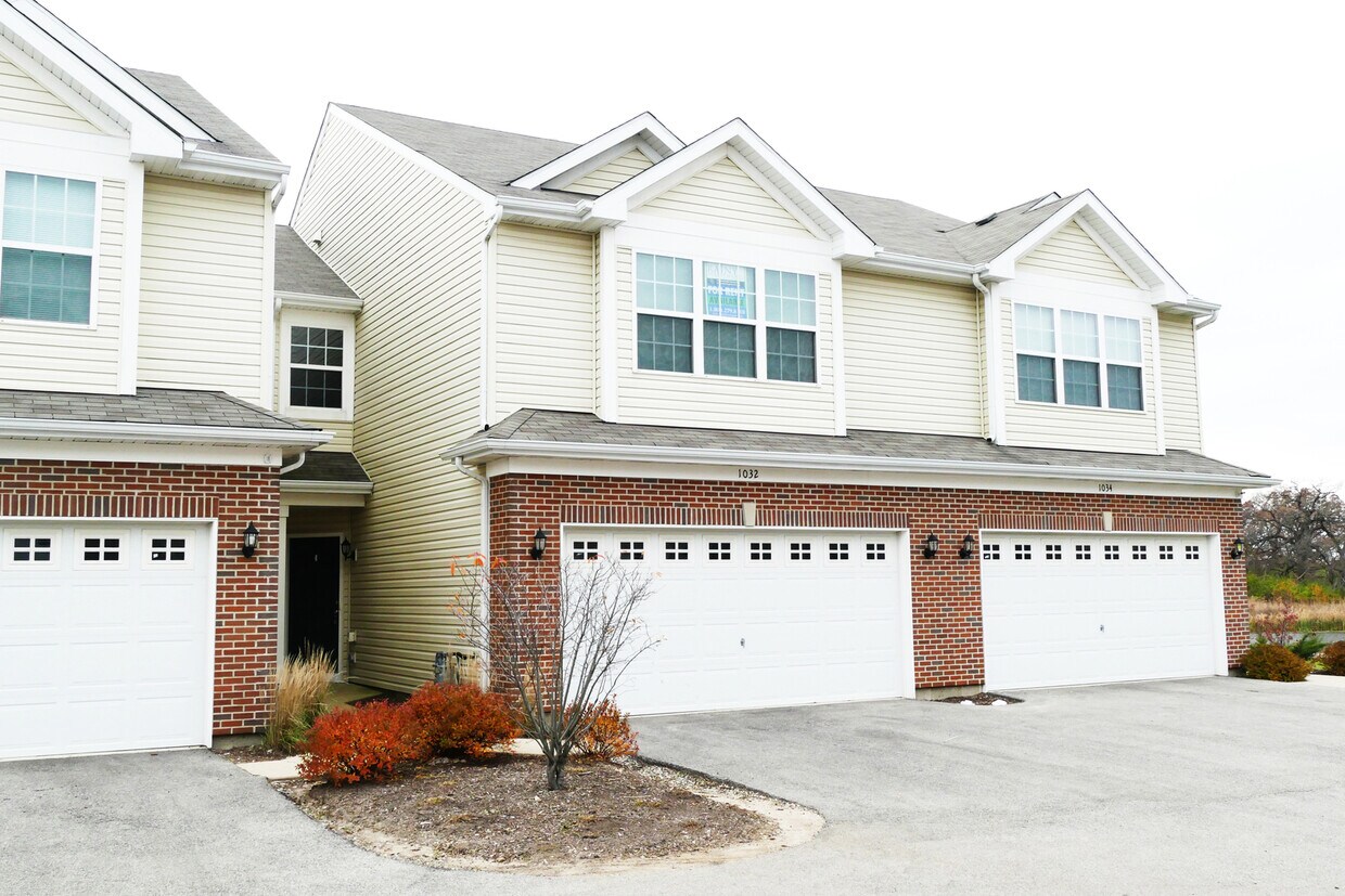 1032 Turin Dr, Hampshire, IL 60140 Townhome Rentals in Hampshire IL