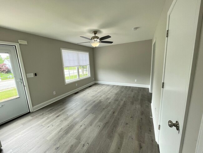 Sala de estar - 903 Queens Ct
