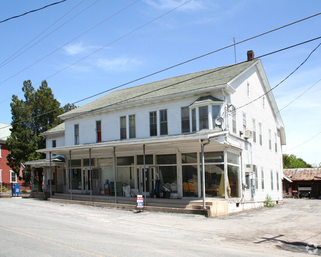Primary Photo - 84 Main St