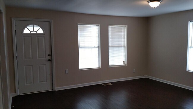 Building Photo - 203 Fairy Ave