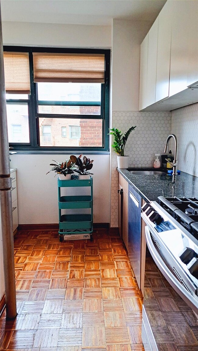 Foto del edificio - 34-41-41 78th St