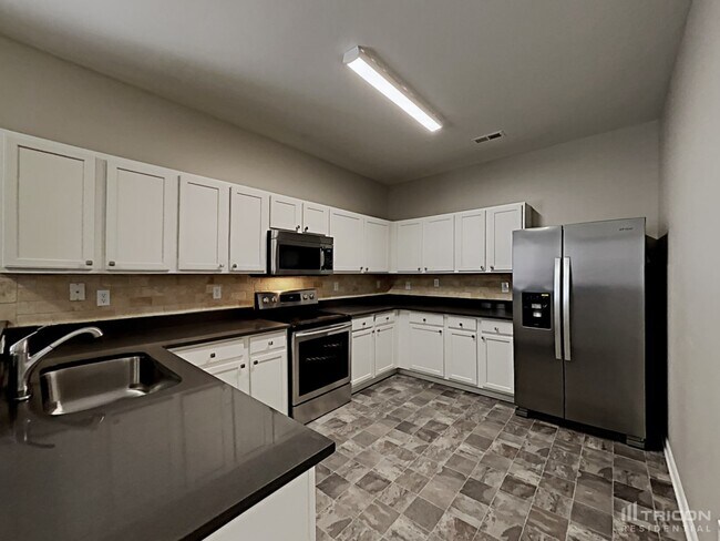 Building Photo - 7219 William Reynolds Dr