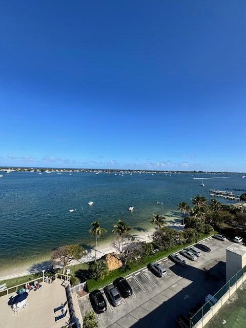 Foto del edificio - 5600 N Flagler Dr