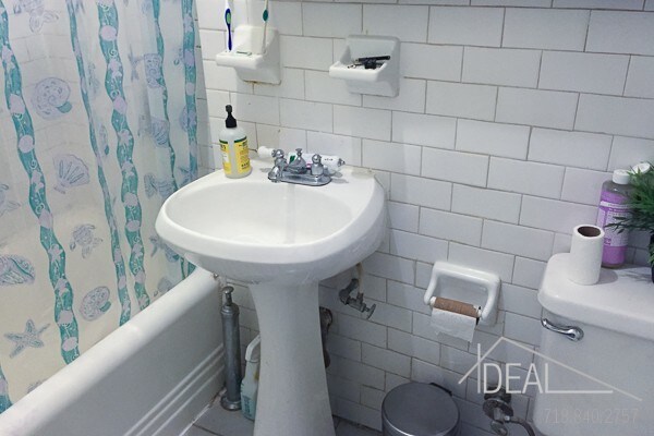 Building Photo - Amazing Studio in Prospect Heights!