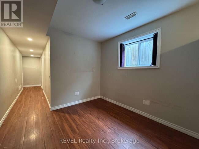 Building Photo - 438 McAlpine Ave N
