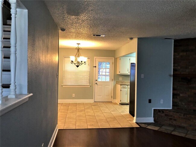 Building Photo - 618 Heritage Hill Dr