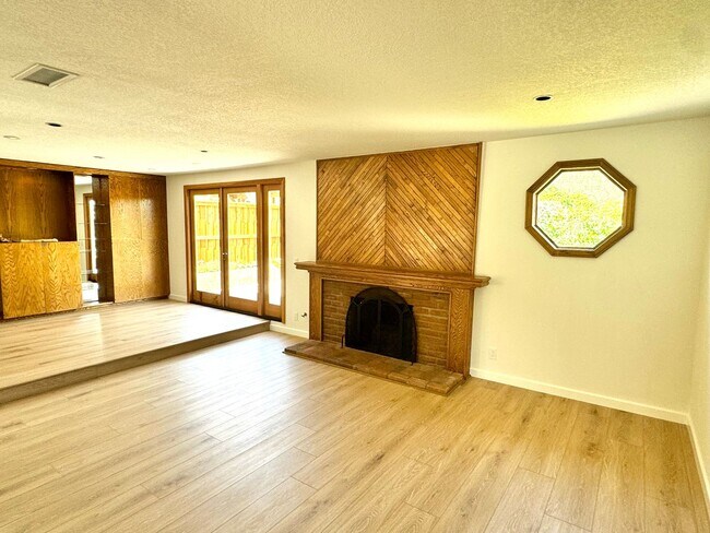 Foto del edificio - Charming Single Story Upgraded East End Home
