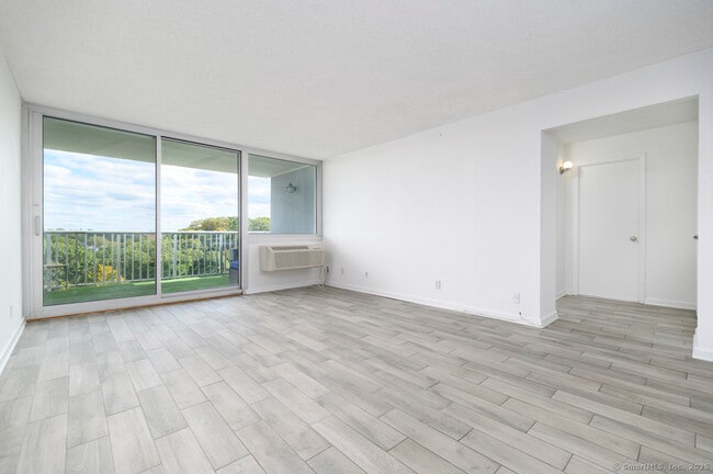 Building Photo - 1 Strawberry Hill Ave