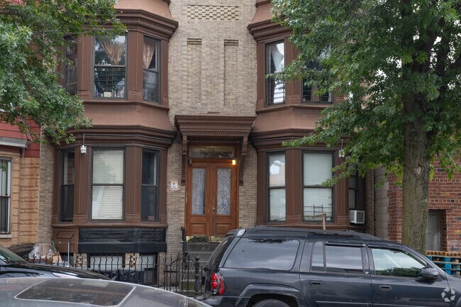 Building Photo - 250 53rd St